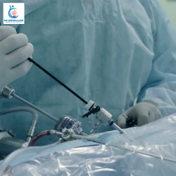 Robotic Surgery vs Laparoscopic Surgery Robotic Surgery vs Laparoscopic Surgery 2